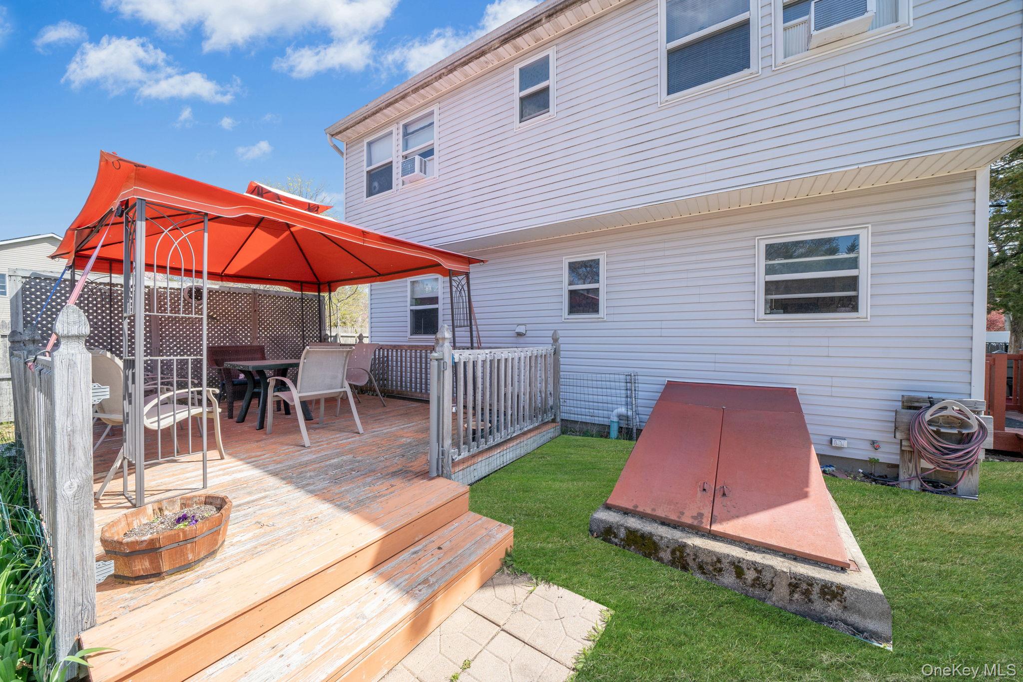 106 Holbrook Road Centereach, NY 11720 - Photo 26 of 27