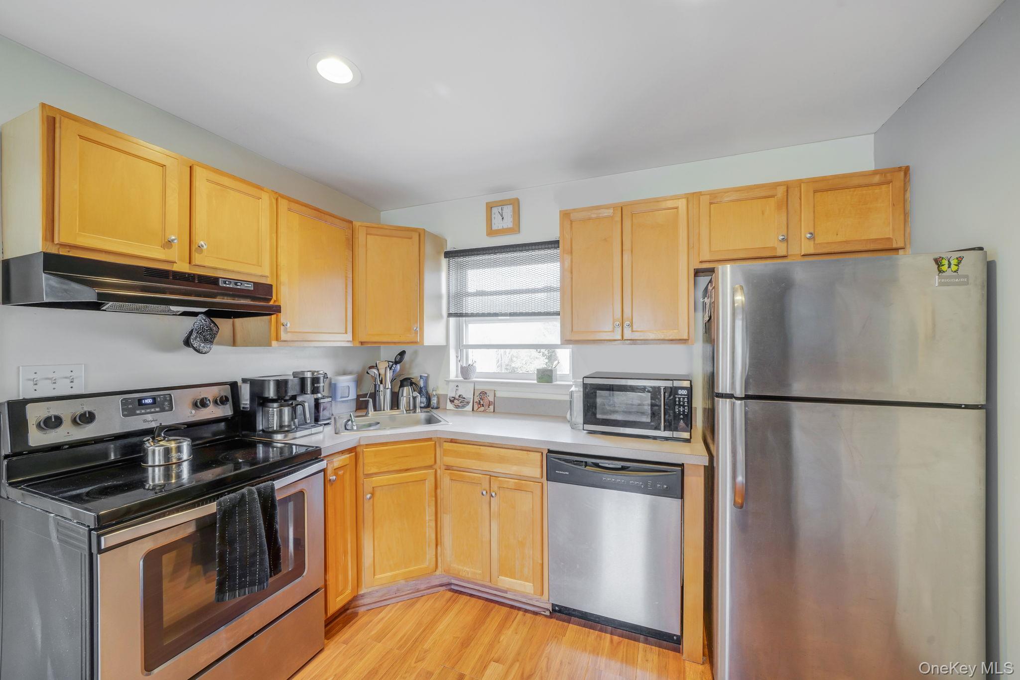106 Holbrook Road Centereach, NY 11720 - Photo 3 of 27