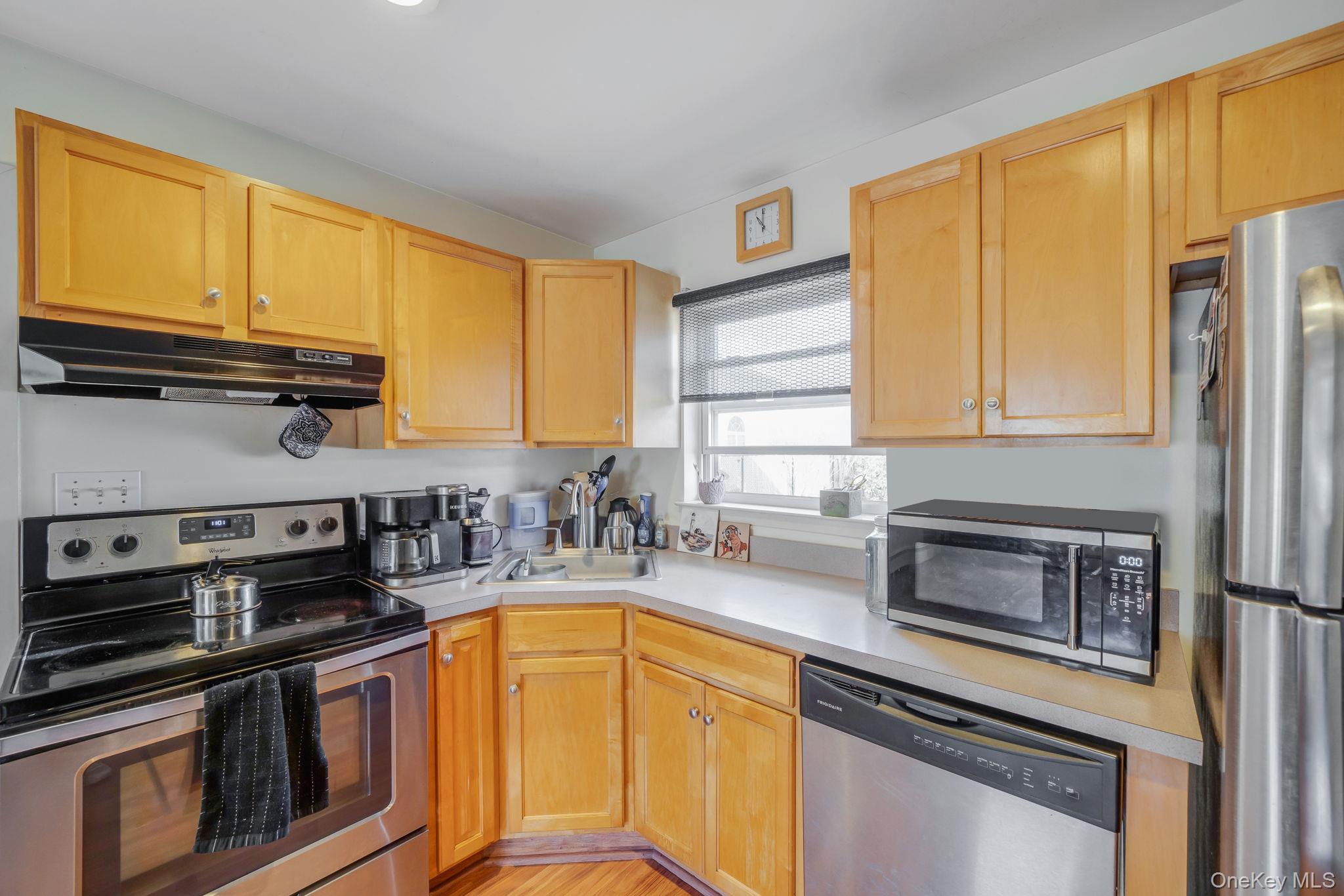 106 Holbrook Road Centereach, NY 11720 - Photo 4 of 27