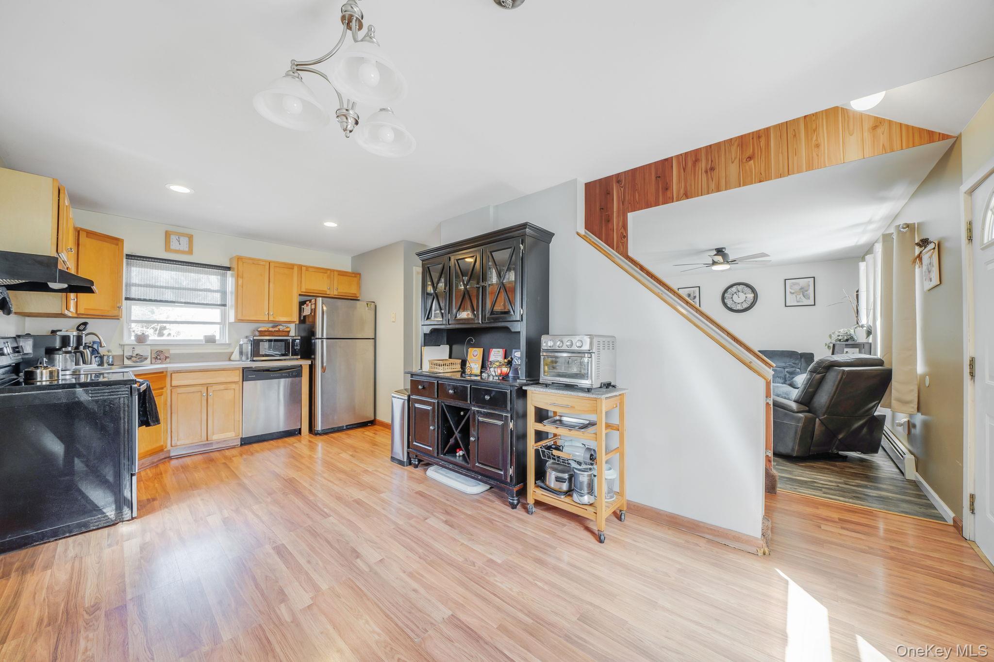 106 Holbrook Road Centereach, NY 11720 - Photo 6 of 27
