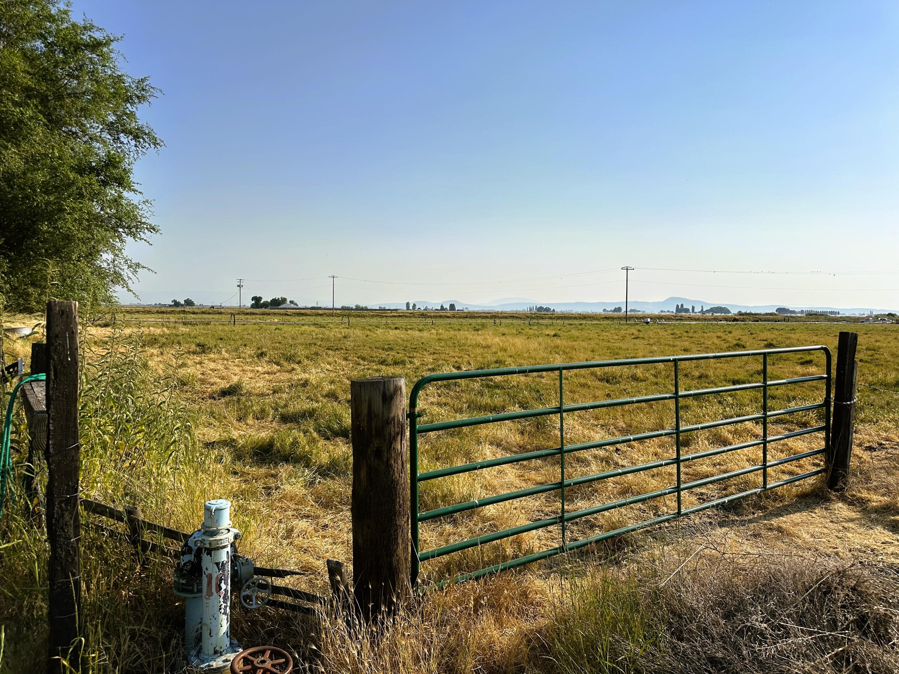 29828 Micka Road Malin, OR 97632 - Photo 6 of 53 IMG_0227