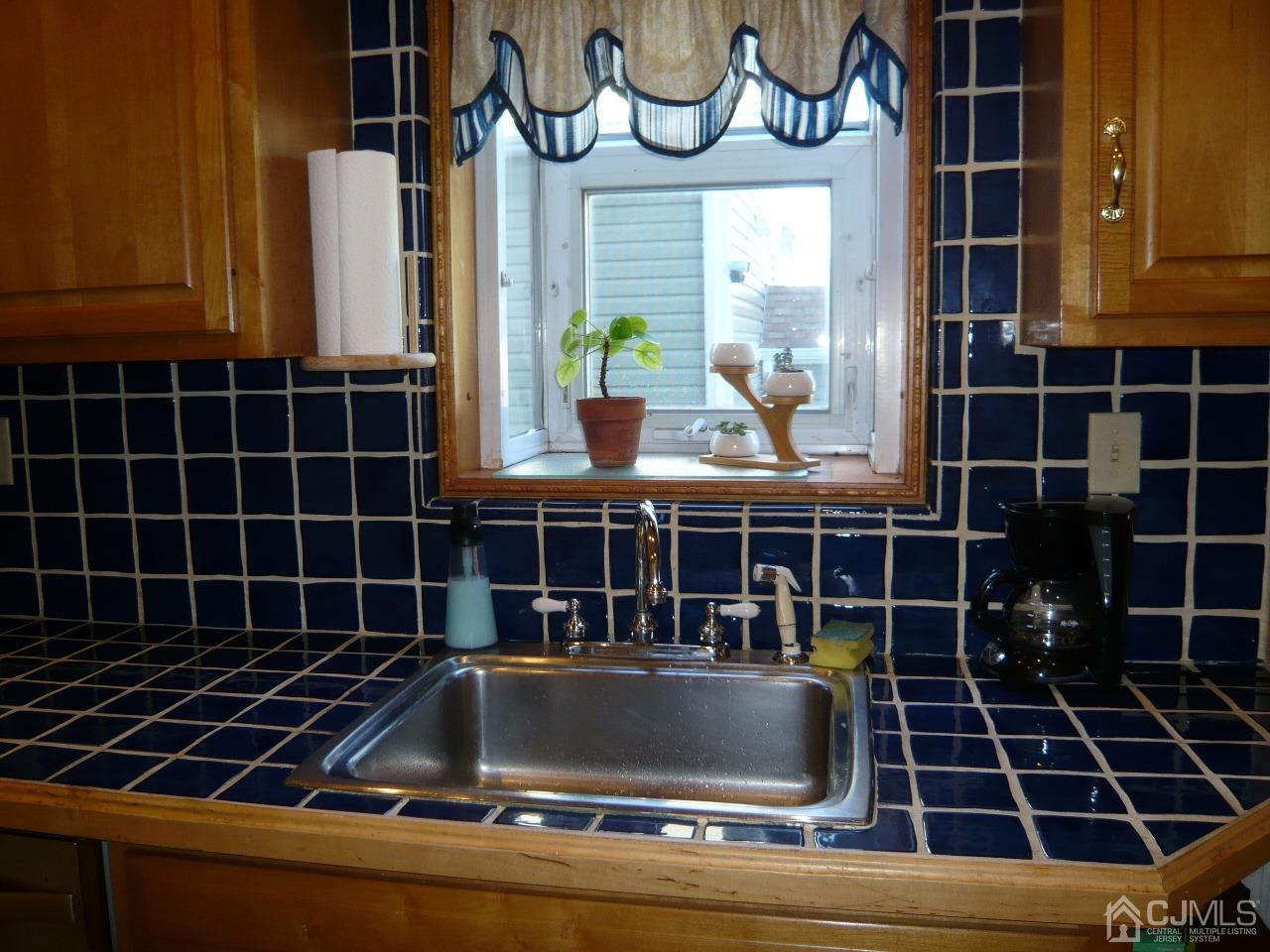 232 Rector Street Perth Amboy, NJ 08861 - Photo 16 of 31 a view of roof deck