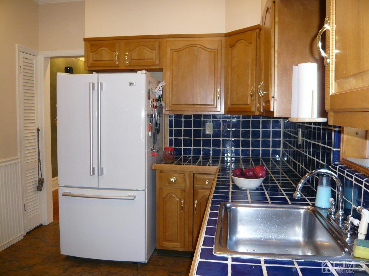 232 Rector Street Perth Amboy, NJ 08861 - Photo 17 of 31