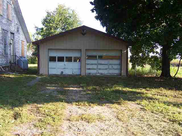 645 East 600 North Howe, IN 46746 - Photo 3 of 16 Gallery Image 3