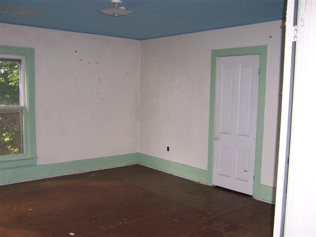 645 East 600 North Howe, IN 46746 - Photo 9 of 16 Gallery Image 9