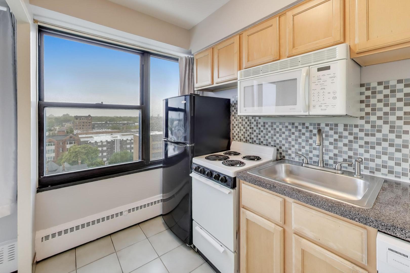 6030 North Sheridan Road, Unit 1007 Chicago, IL 60660 - Photo 16 of 29 Gallery Image 16