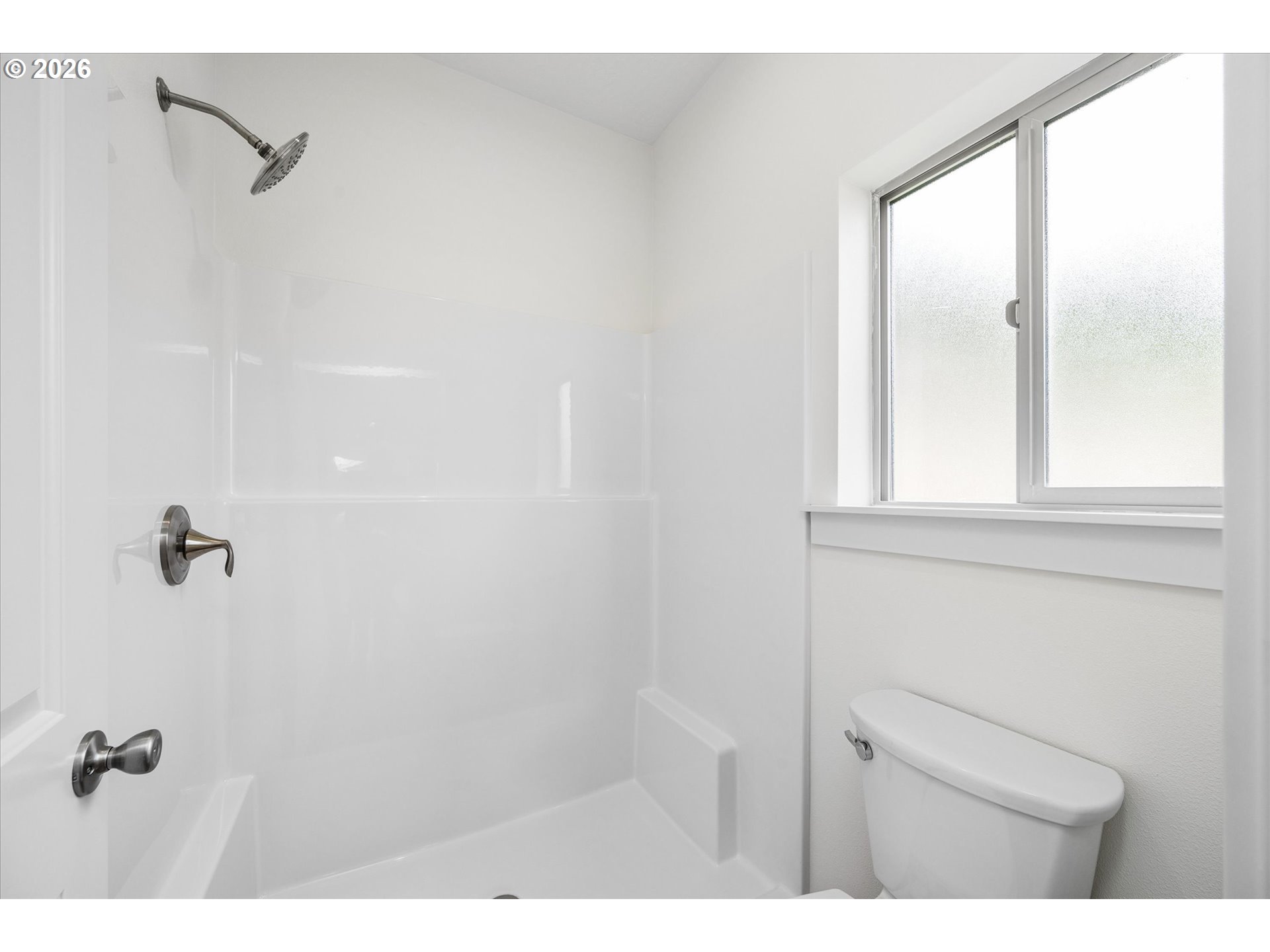 763 Boulder Loop Creswell, OR 97426 - Photo 18 of 30 Bathroom