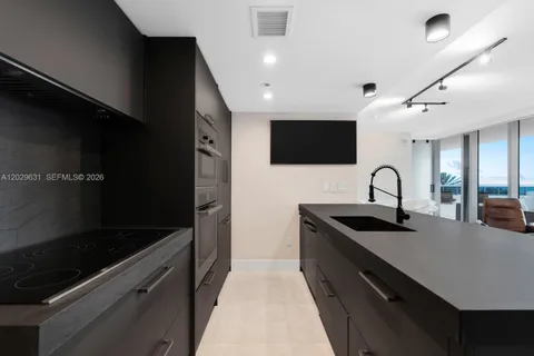 $2,075,000 | 5875 Collins Avenue, Unit 501, Miami Beach, FL 33140