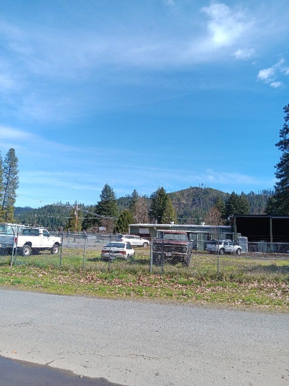 20 Davis Road Happy Camp, CA 96039 - Photo 3 of 24 Gallery Image 3