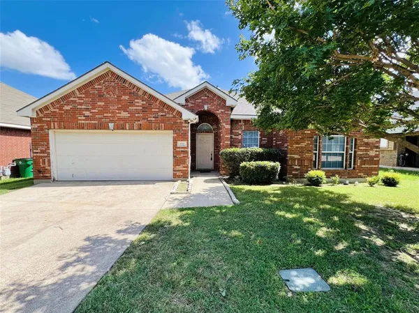 $2,295 | 552 Kerry Street, Crowley, TX 76036