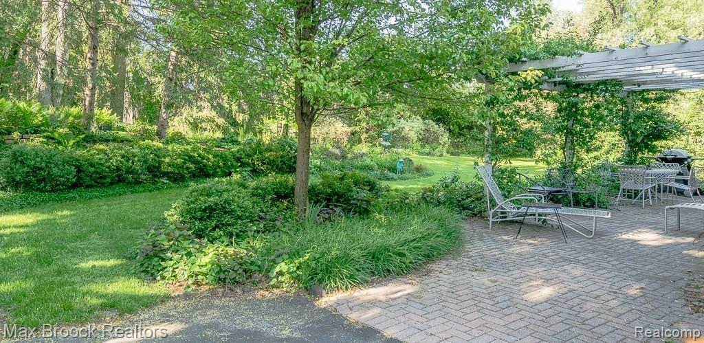 837 Foxhall Road Bloomfield Hills, MI 48304 - Photo 26 of 26 PATIO AREA FOR RELAXATION