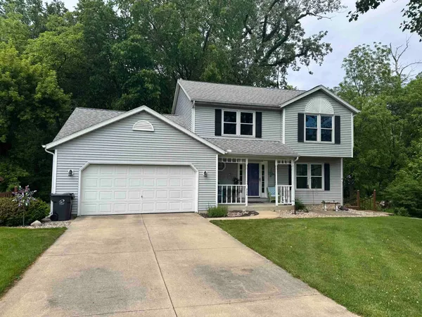 $325,000 | 208 South E Rdg Drive North, Warsaw, IN 46582