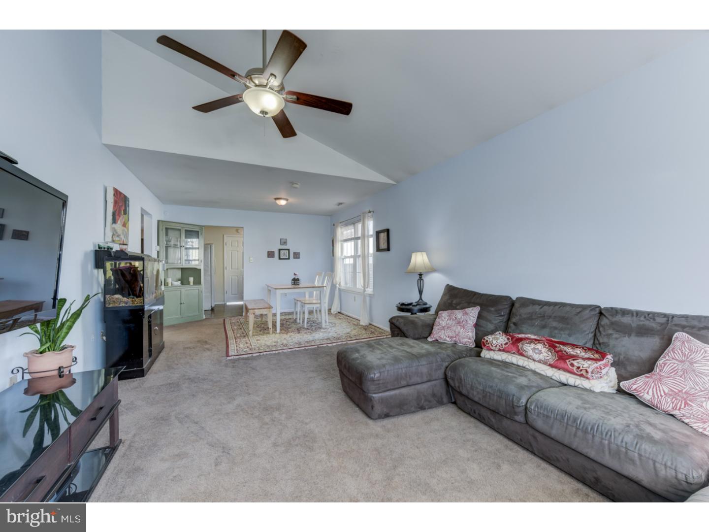 373 East Reliance Road Telford, PA 18969 - Photo 3 of 20 Living Room