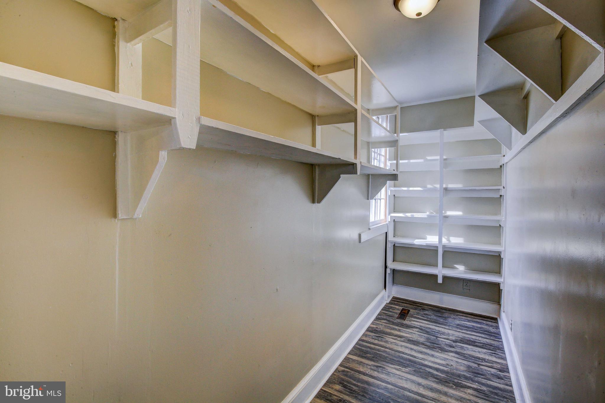25208 Jerusalem Road Milford, VA 22514 - Photo 14 of 58 Huge walk in Pantry