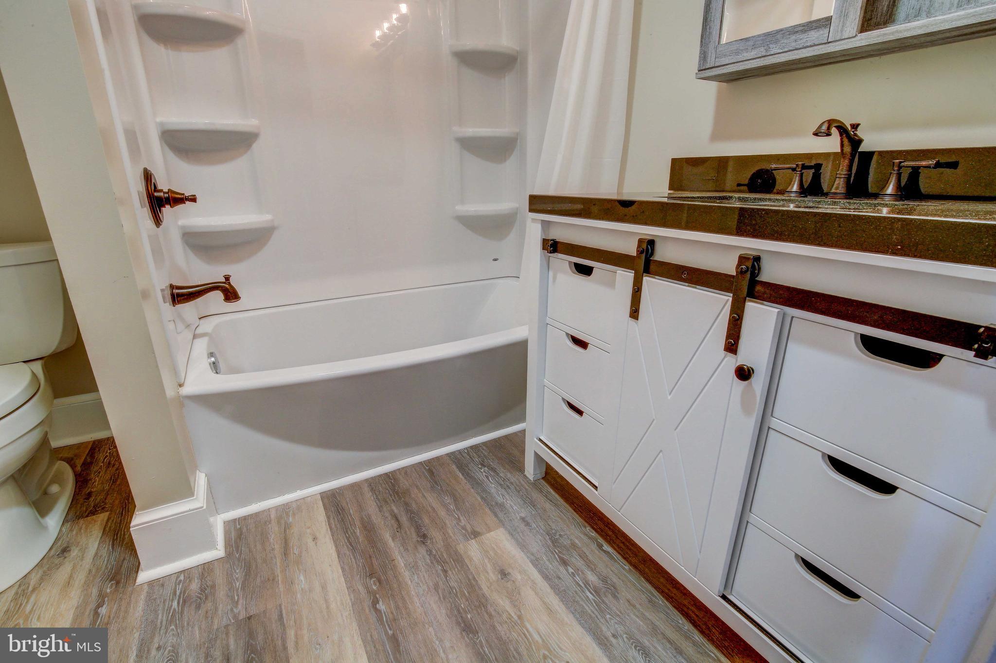 25208 Jerusalem Road Milford, VA 22514 - Photo 23 of 58 Main Level Bathroom