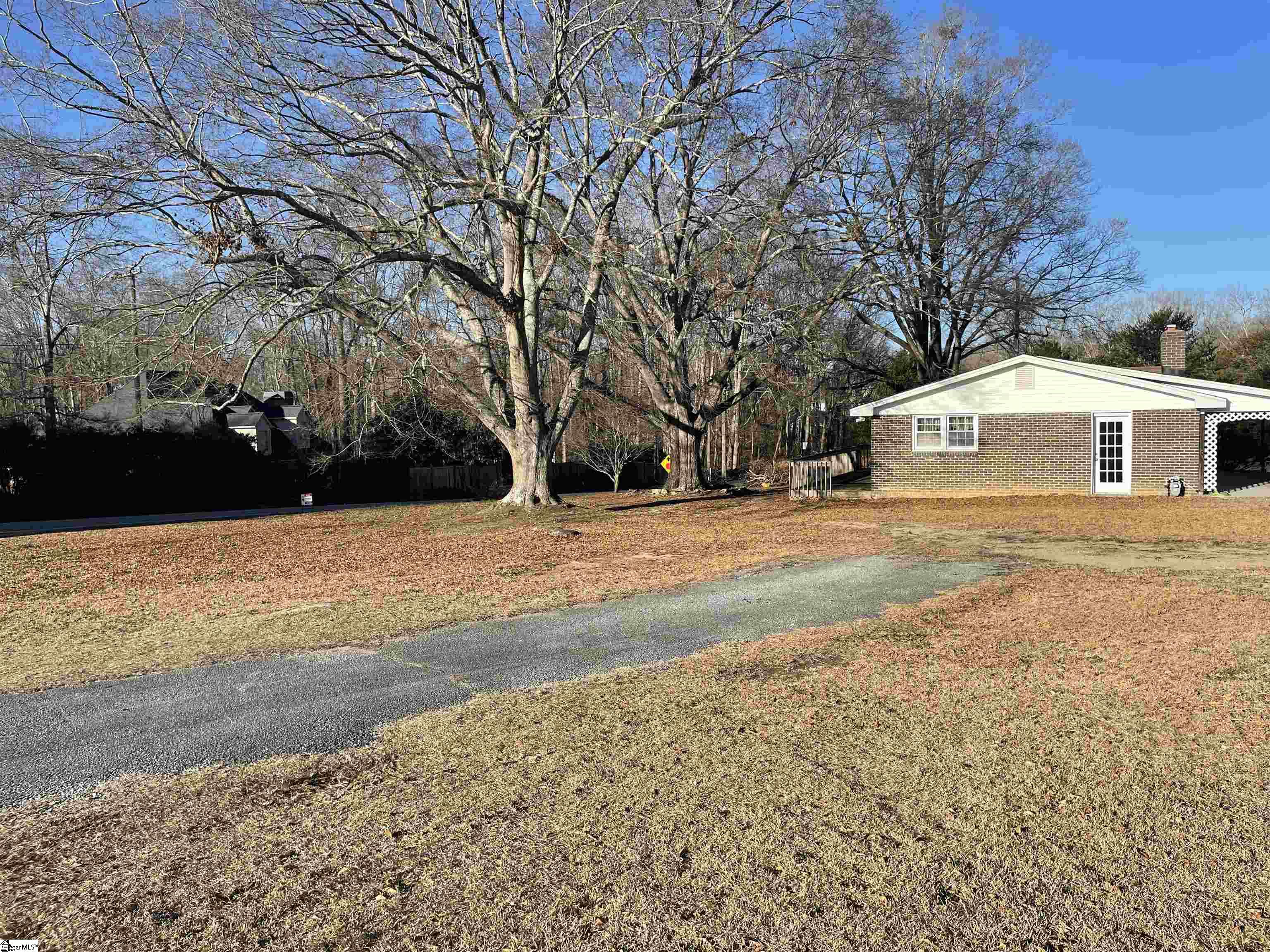 207 Hunter Road Simpsonville, SC 29681 - Photo 4 of 18 Gallery Image 4