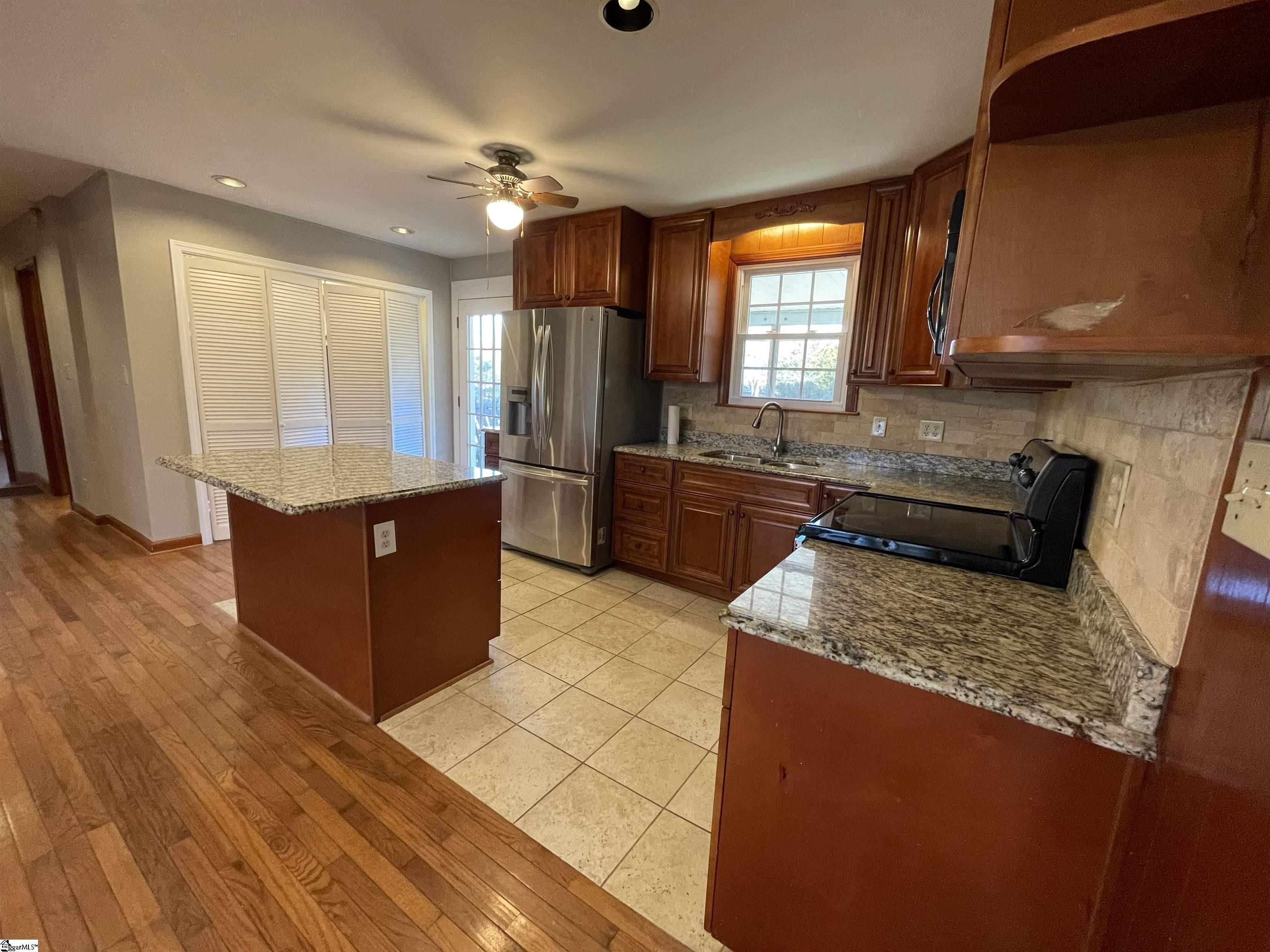 207 Hunter Road Simpsonville, SC 29681 - Photo 9 of 18 Gallery Image 9