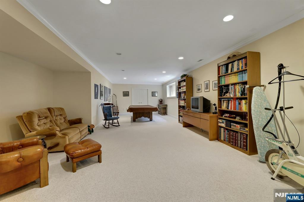 278 Hampshire Ridge, Unit 278 Park Ridge, NJ 07656 - Photo 32 of 45