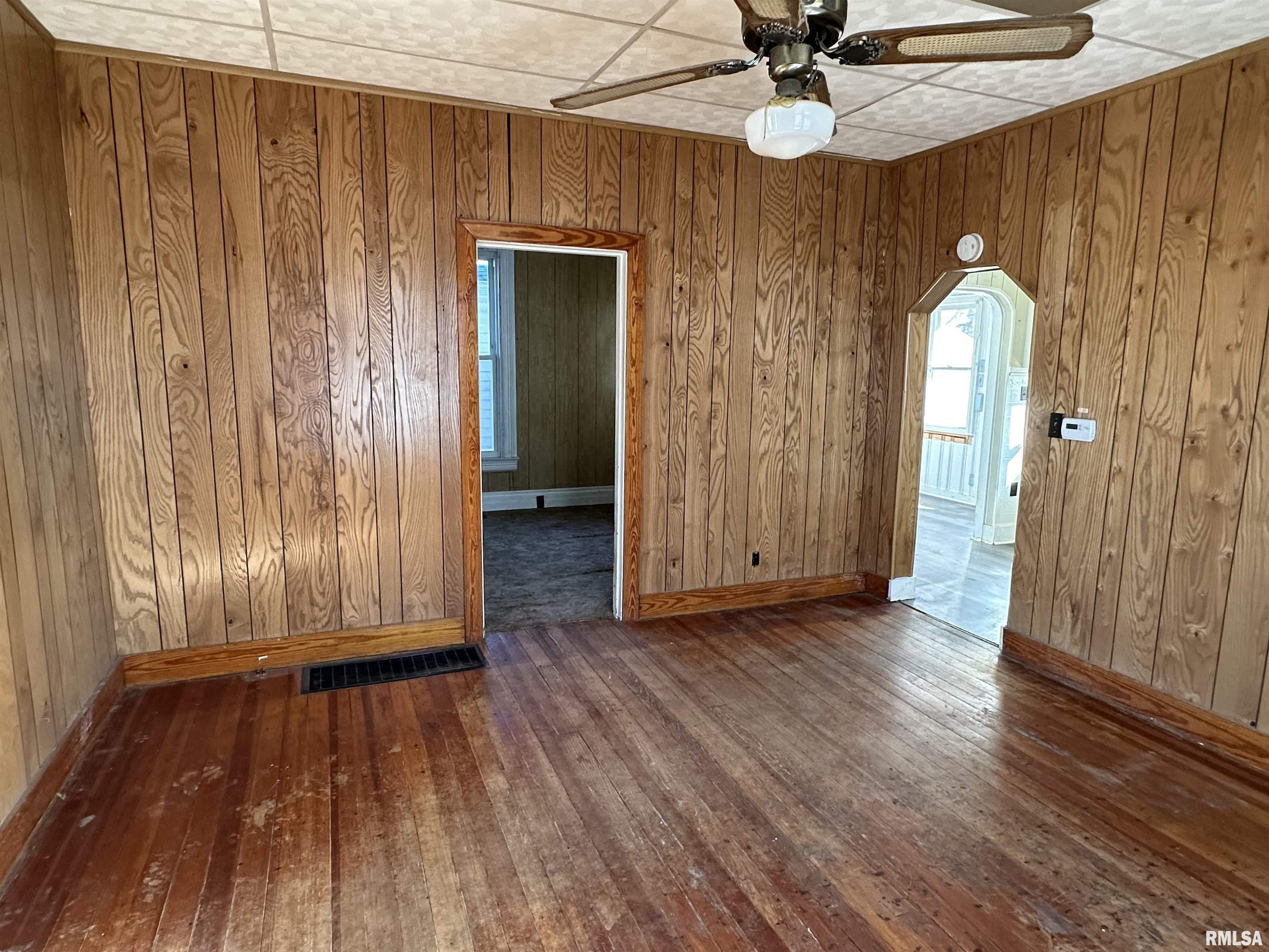 114 East Rowe Street Roodhouse, IL 62082 - Photo 7 of 19 Gallery Image 7