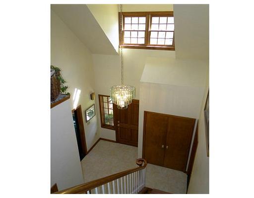 408 Hays Road Venetia, PA 15367 - Photo 3 of 18 Entry/Foyer.