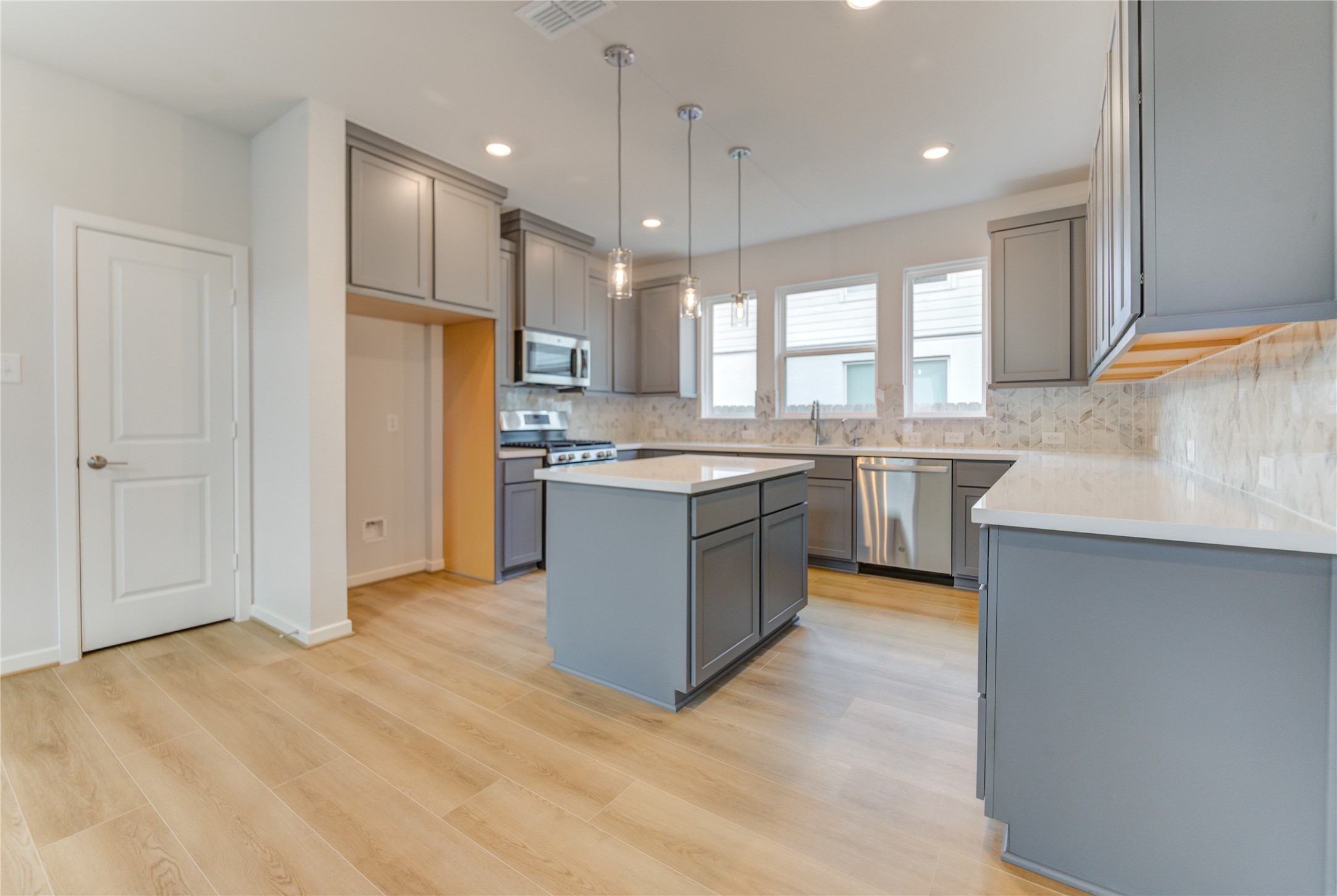 8818 Riverton Rdg Road Cypress, TX 77433 - Photo 5 of 43