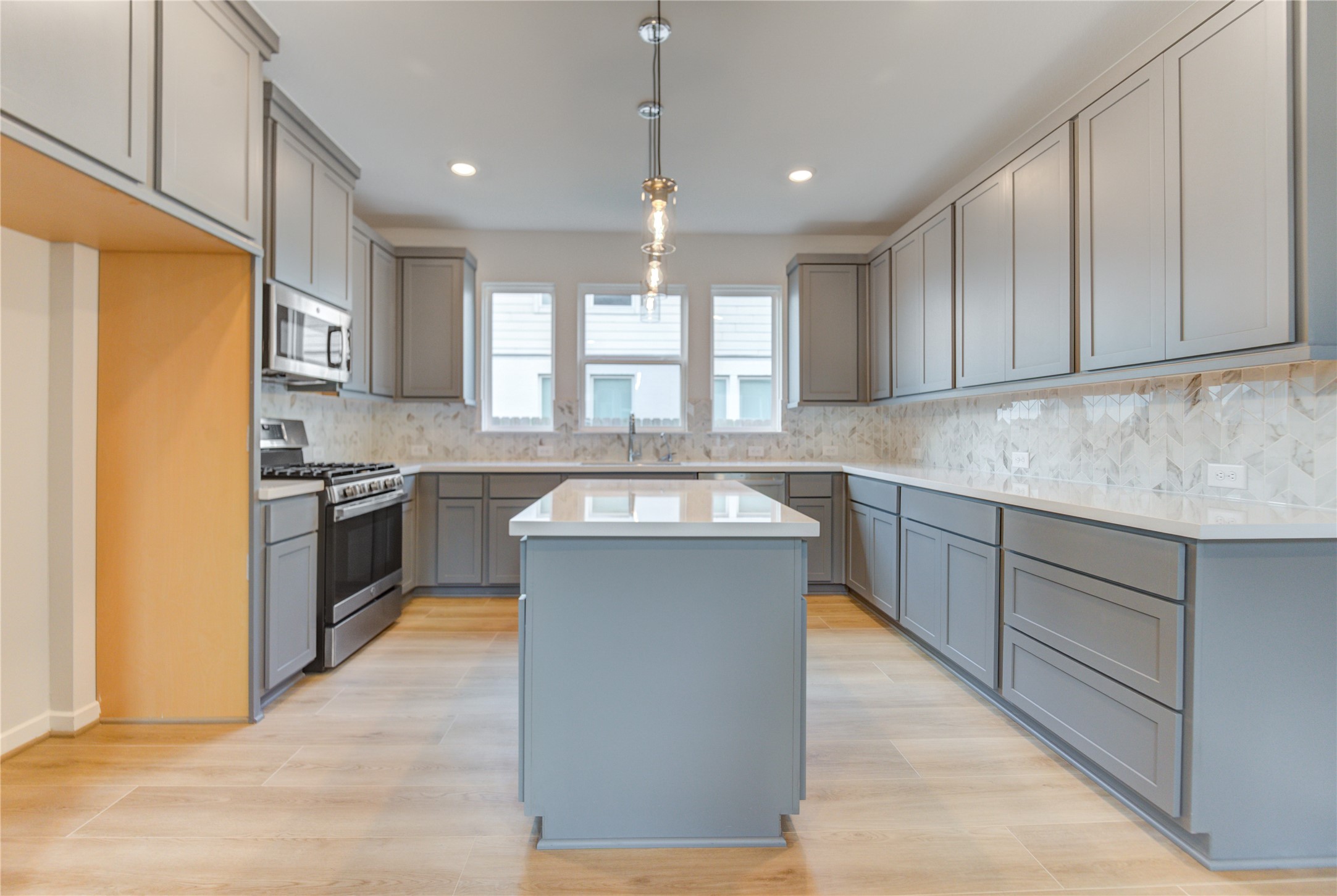 8818 Riverton Rdg Road Cypress, TX 77433 - Photo 8 of 43