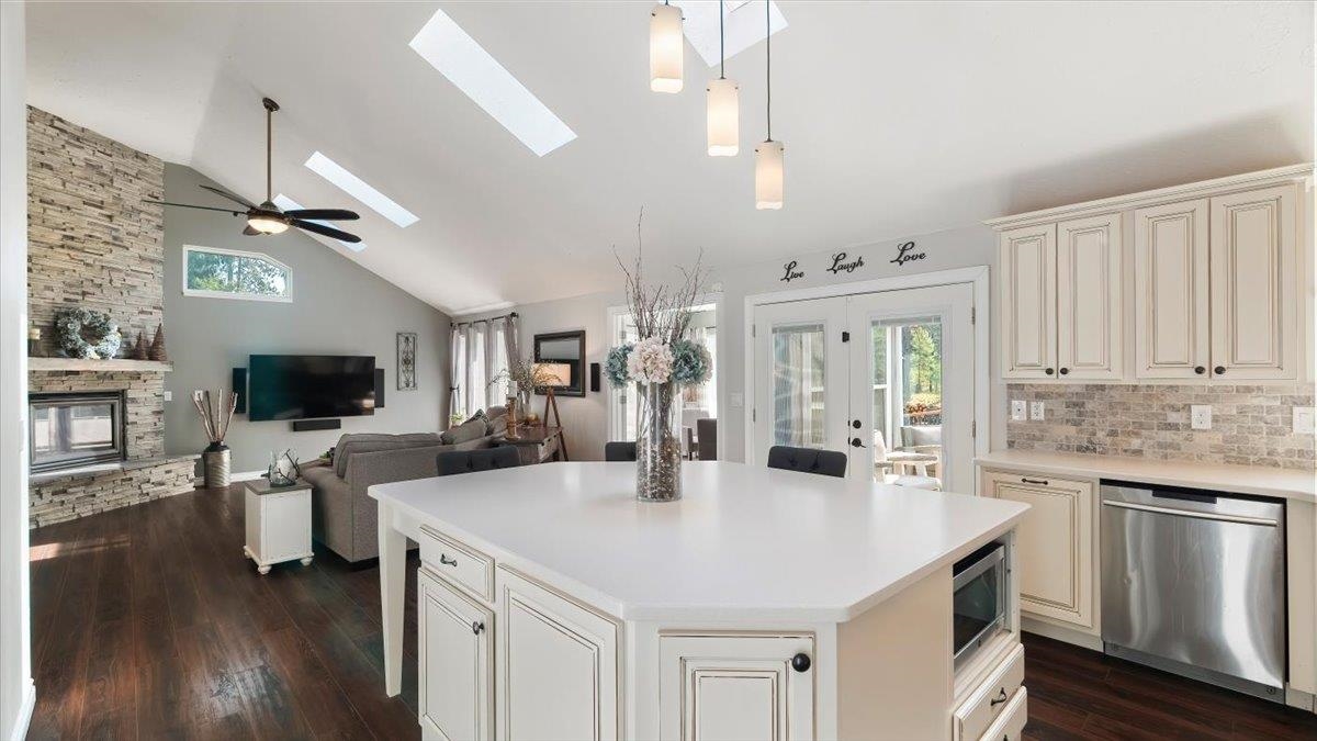 4508 East Silver Pine Road Colbert, WA 99005 - Photo 12 of 47 Gallery Image 12