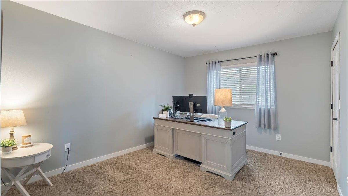 4508 East Silver Pine Road Colbert, WA 99005 - Photo 17 of 47 Gallery Image 17