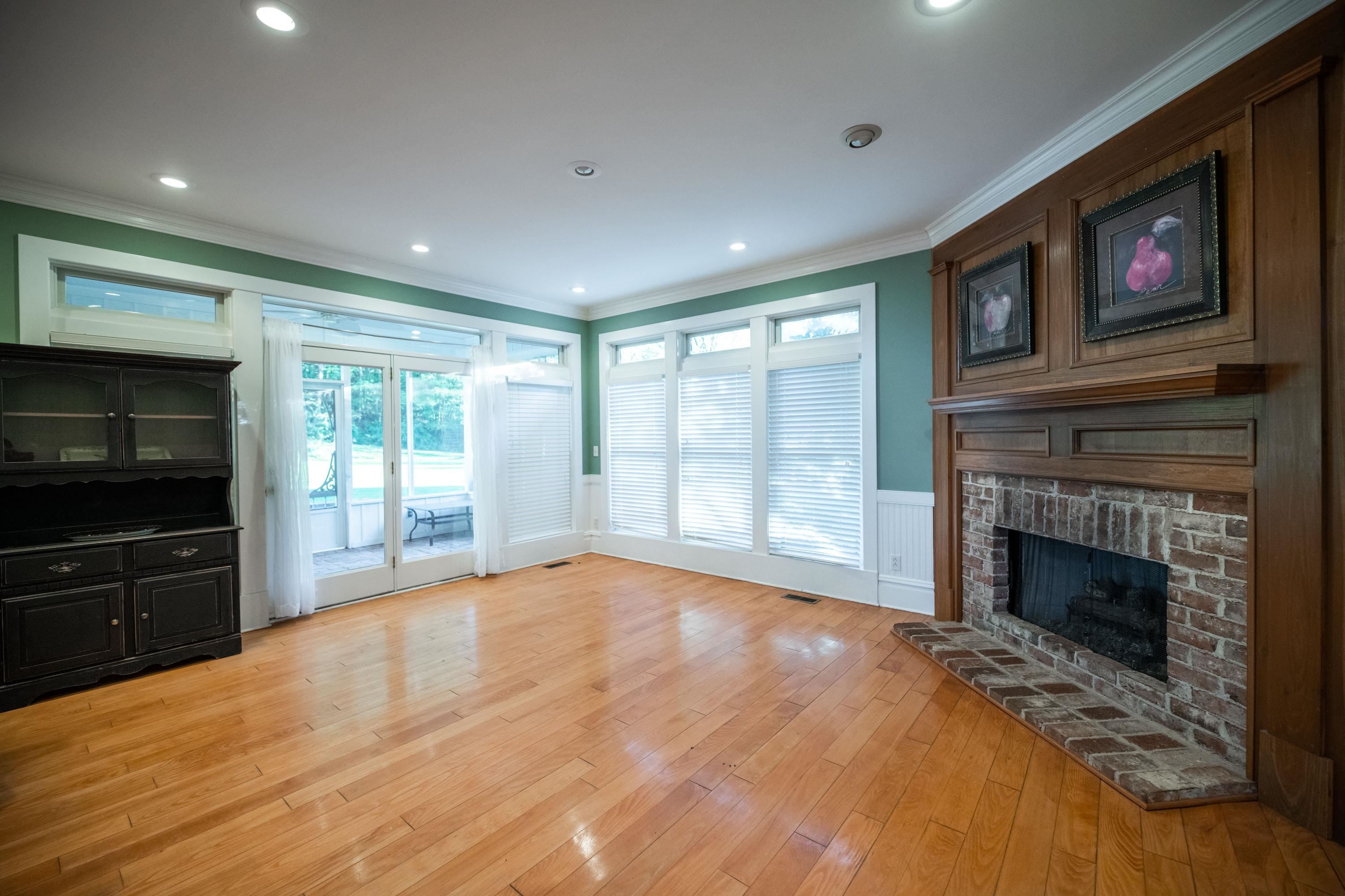 5787 Ohio River Road Huntington, WV 25702 - Photo 12 of 32 Gallery Image 12