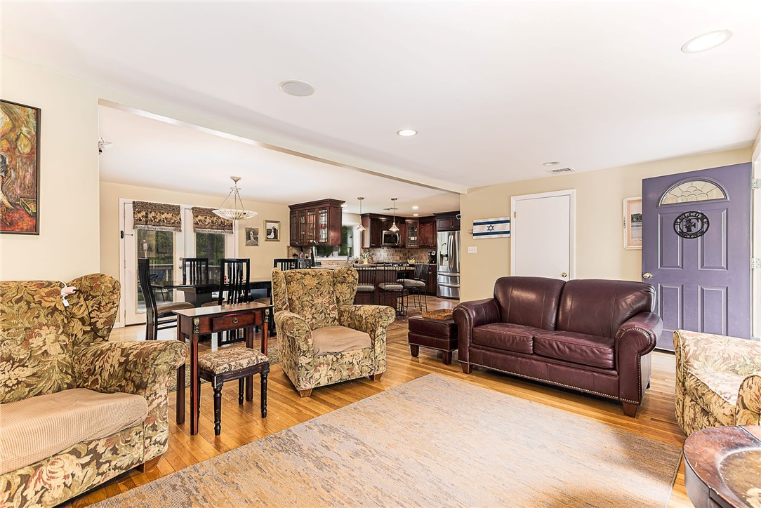 529 Shippeetown Road East Greenwich, RI 02818 - Photo 11 of 46