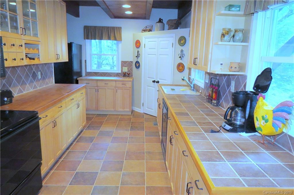 16 Costigan Road Brevard, NC 28712 - Photo 14 of 32 Gallery Image 14