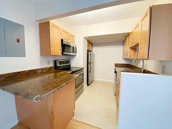 $3,500 | 108 Peterborough Street, Unit 3H, Boston, MA 02215