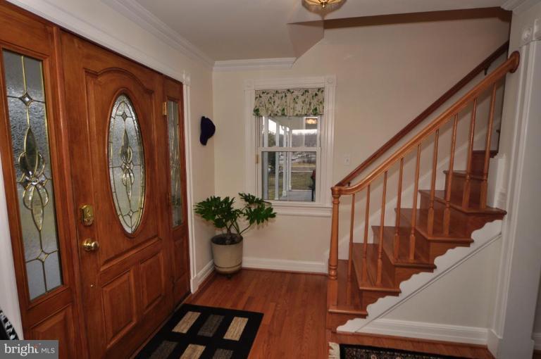 12320 Braddock Road Fairfax, VA 22030 - Photo 12 of 15 Entrance / Foyer