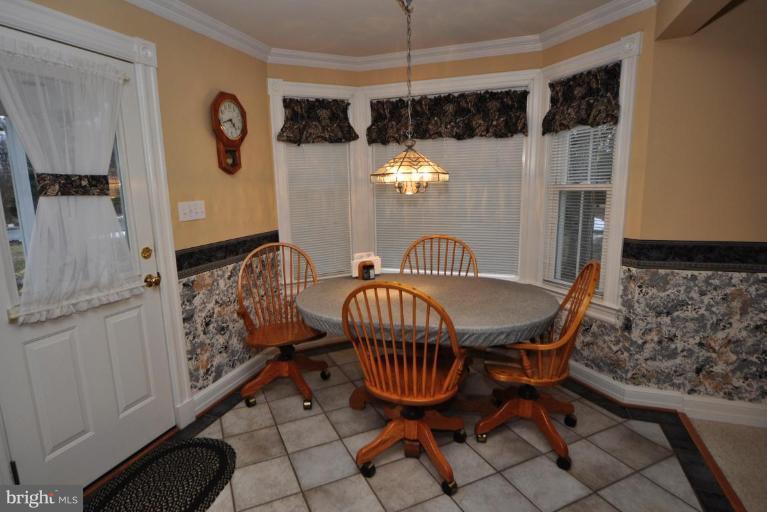 12320 Braddock Road Fairfax, VA 22030 - Photo 9 of 15 Breakfast Area