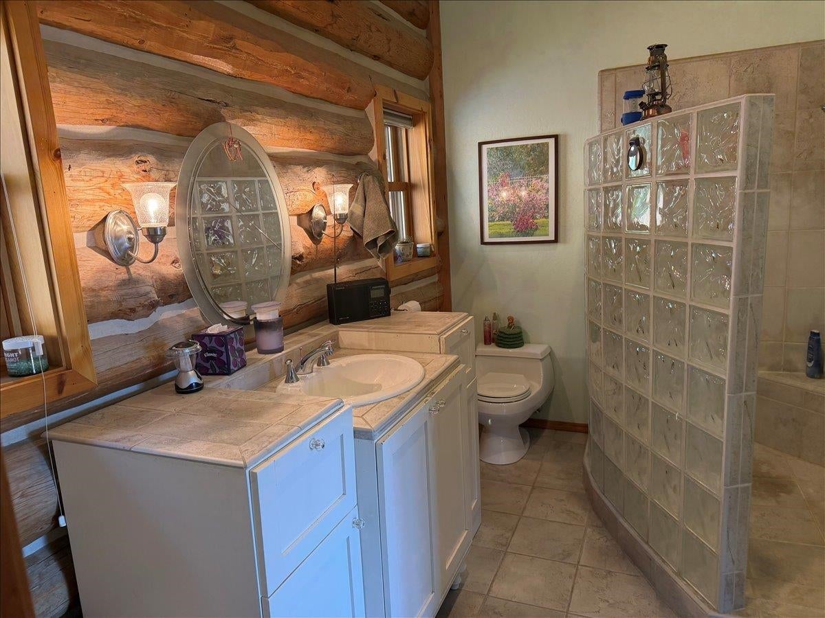 13705 Patterson Creek Road Fort Jones, CA 96032 - Photo 18 of 45 Gallery Image 18