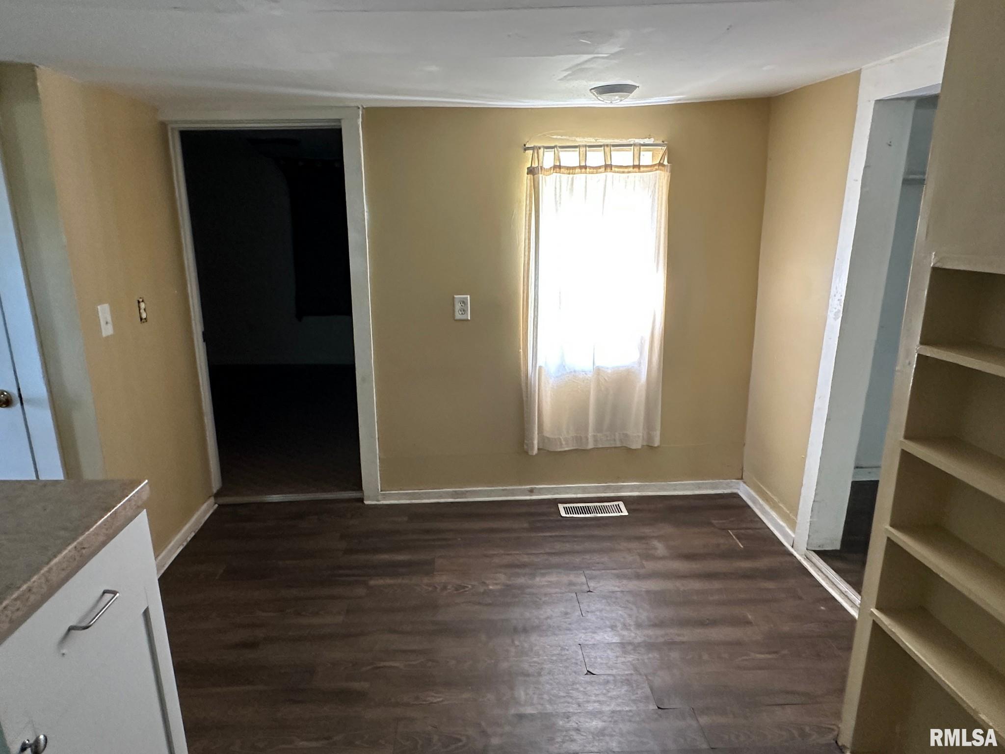 423-431 East Prairie Street Virden, IL 62690 - Photo 8 of 24