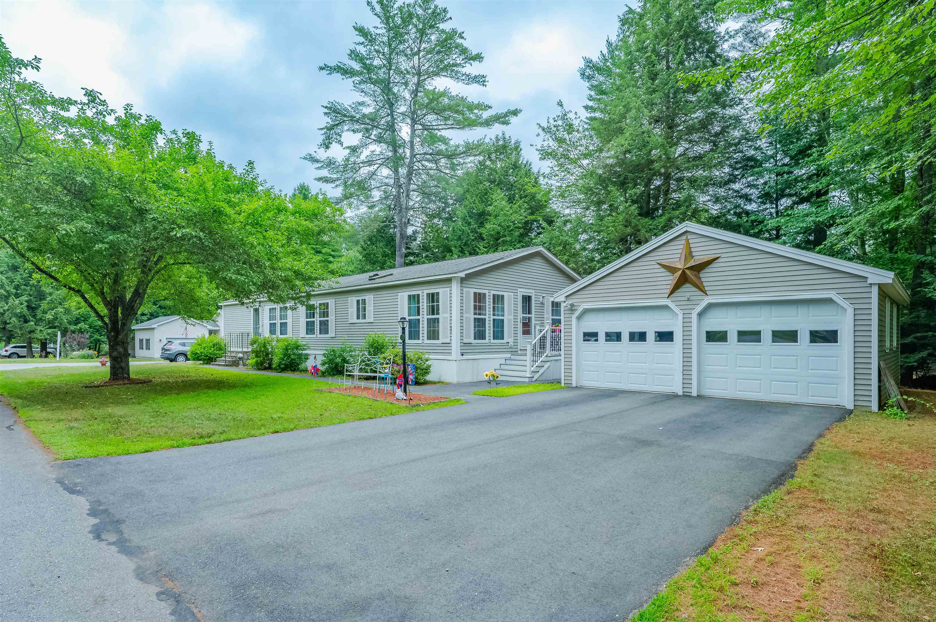 11 Murray Drive Rochester, NH 03868 - Photo 1 of 52