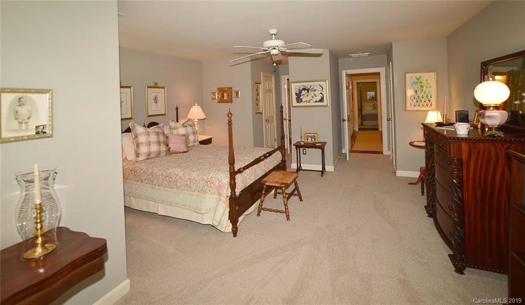 6027 Sharon Road Charlotte, NC 28210 - Photo 8 of 24 Gallery Image 8