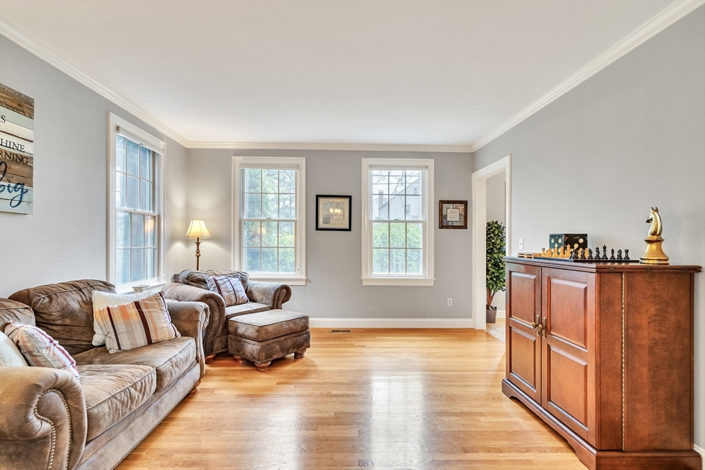 46 Holmes Street Needham, MA 02492 - Photo 4 of 36