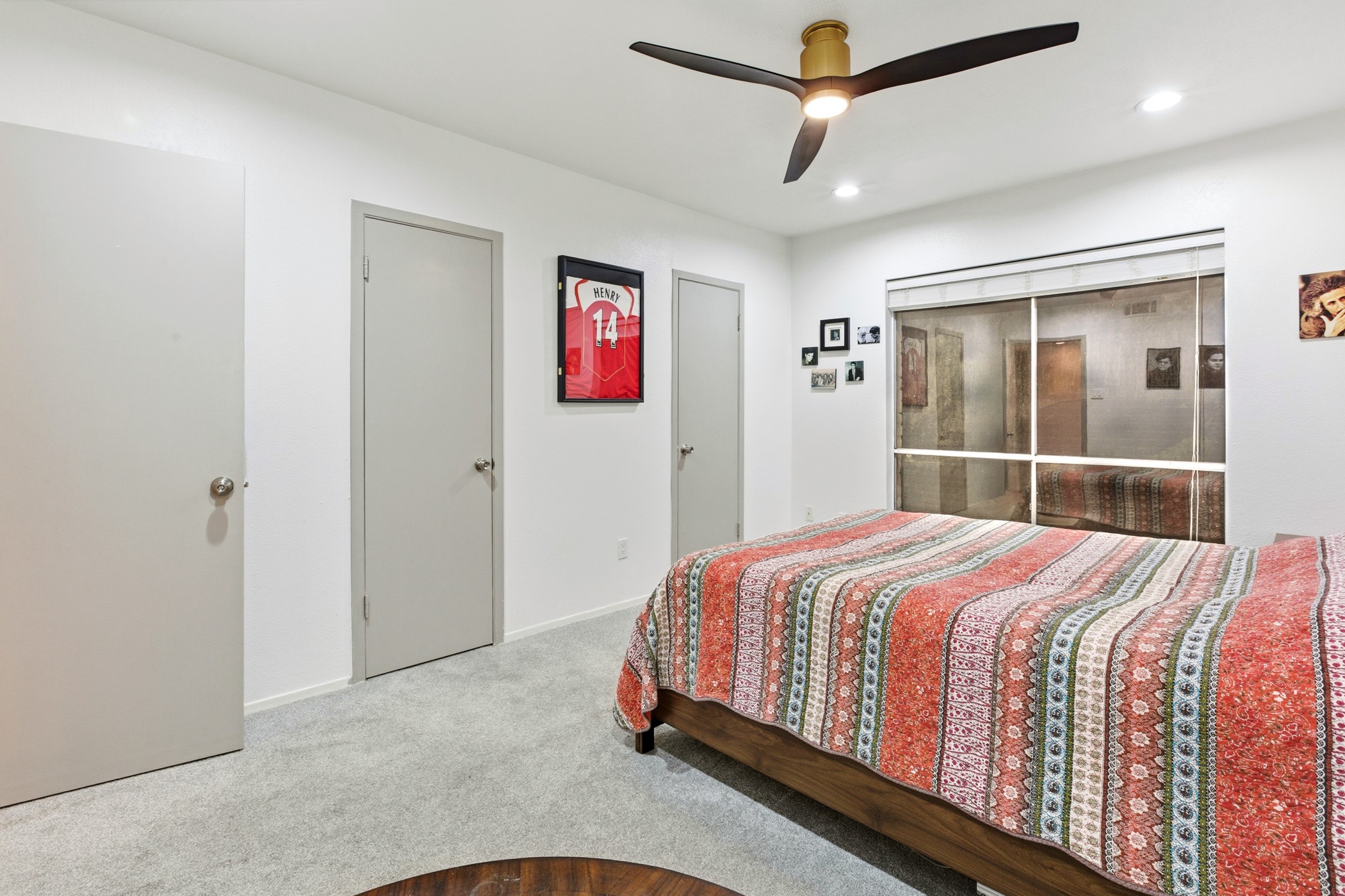 2224 South Piney Point Road, Unit 222 Houston, TX 77063 - Photo 21 of 28 a bedroom with a bed and a window