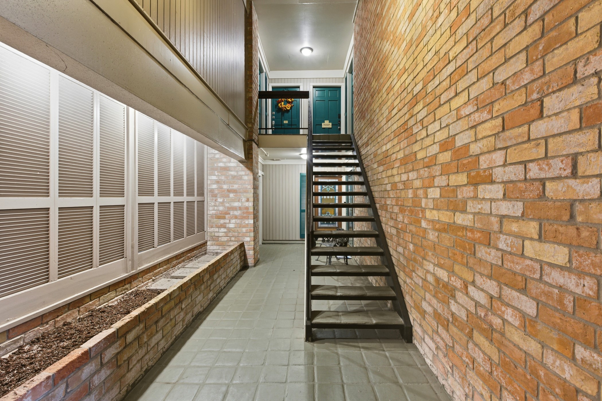 2224 South Piney Point Road, Unit 222 Houston, TX 77063 - Photo 3 of 28 a view of an entryway