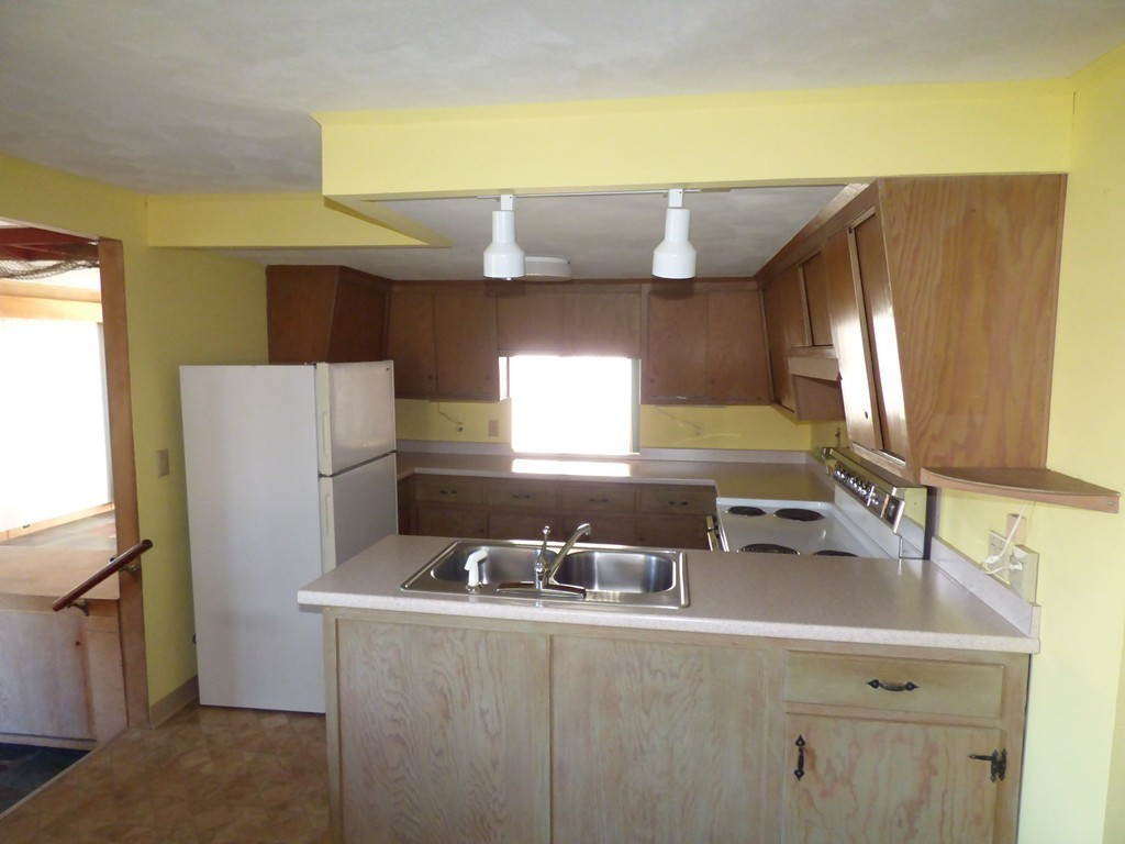 31 Woodcrest Road Springfield, MA 01129 - Photo 14 of 25