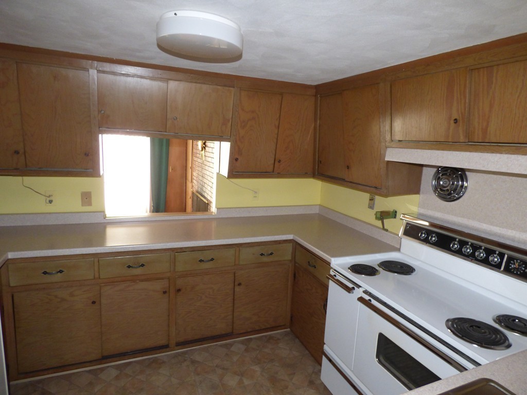 31 Woodcrest Road Springfield, MA 01129 - Photo 15 of 25