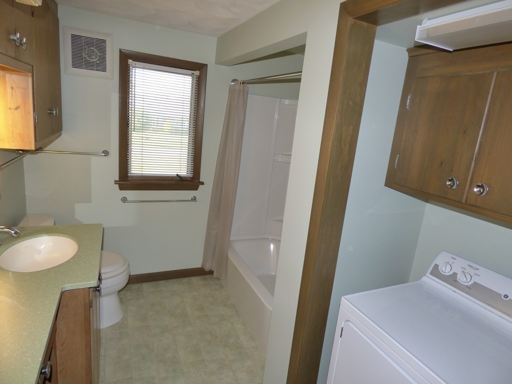 31 Woodcrest Road Springfield, MA 01129 - Photo 17 of 25
