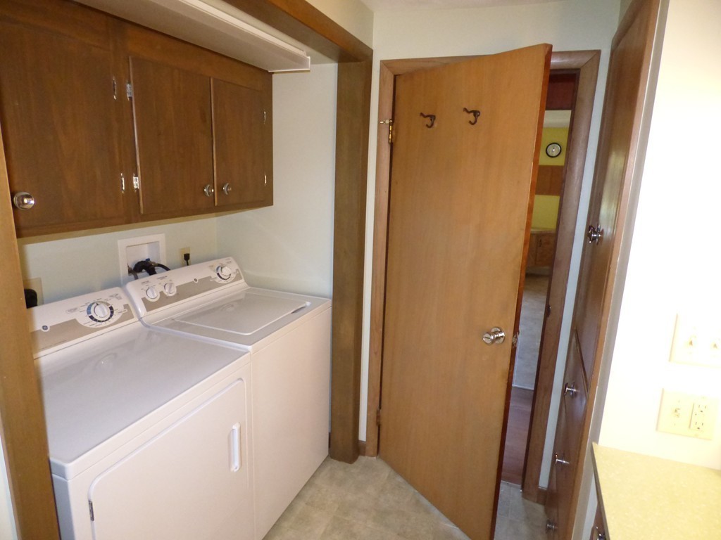 31 Woodcrest Road Springfield, MA 01129 - Photo 20 of 25