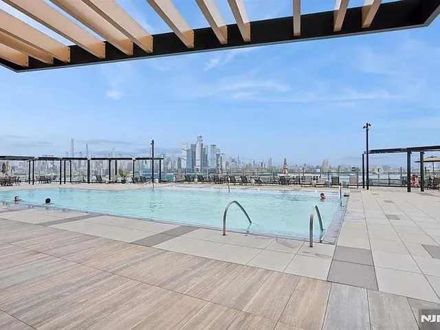 $399,000 | 380 Mountain Road, Unit 403, Union City, NJ 07087