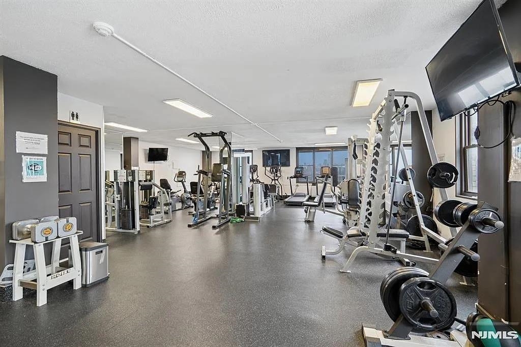 380 Mountain Road, Unit 403 Union City, NJ 07087 - Photo 13 of 20