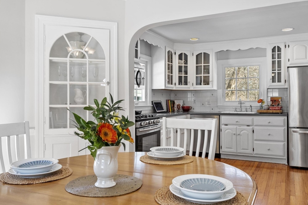 10 Dartmouth Road Andover, MA 01810 - Photo 8 of 42