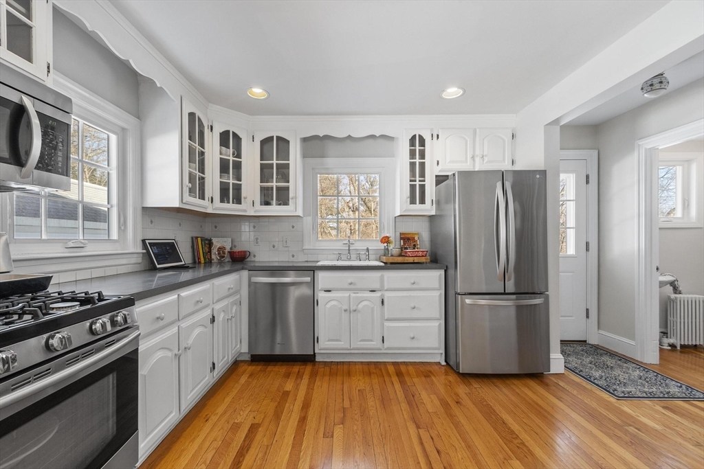 10 Dartmouth Road Andover, MA 01810 - Photo 9 of 42