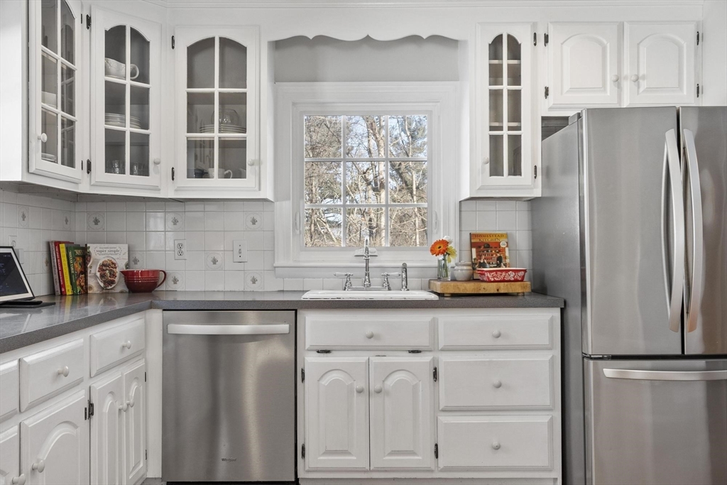 10 Dartmouth Road Andover, MA 01810 - Photo 10 of 42